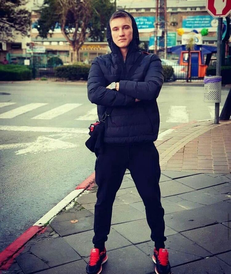  ,   Vlados, 25 ,   ,   , c 