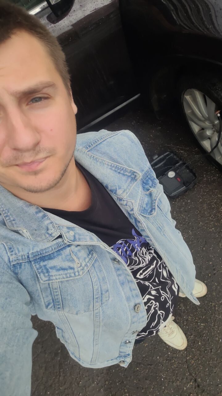  53813524  Aleksander, 29 ,    