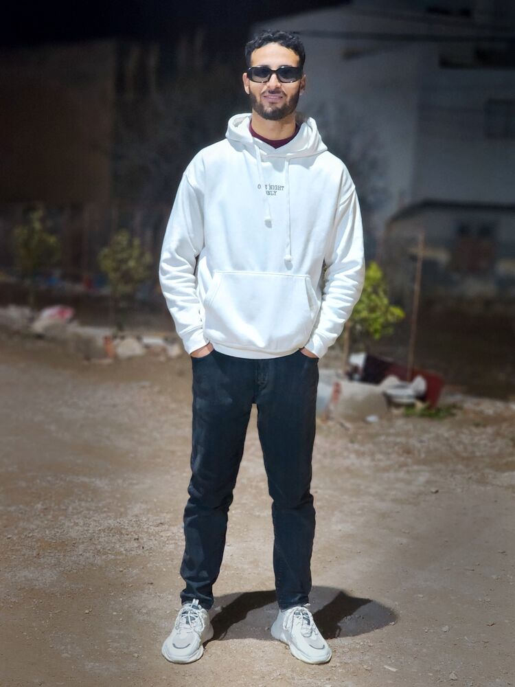  ,   Tarik, 26 ,   ,   