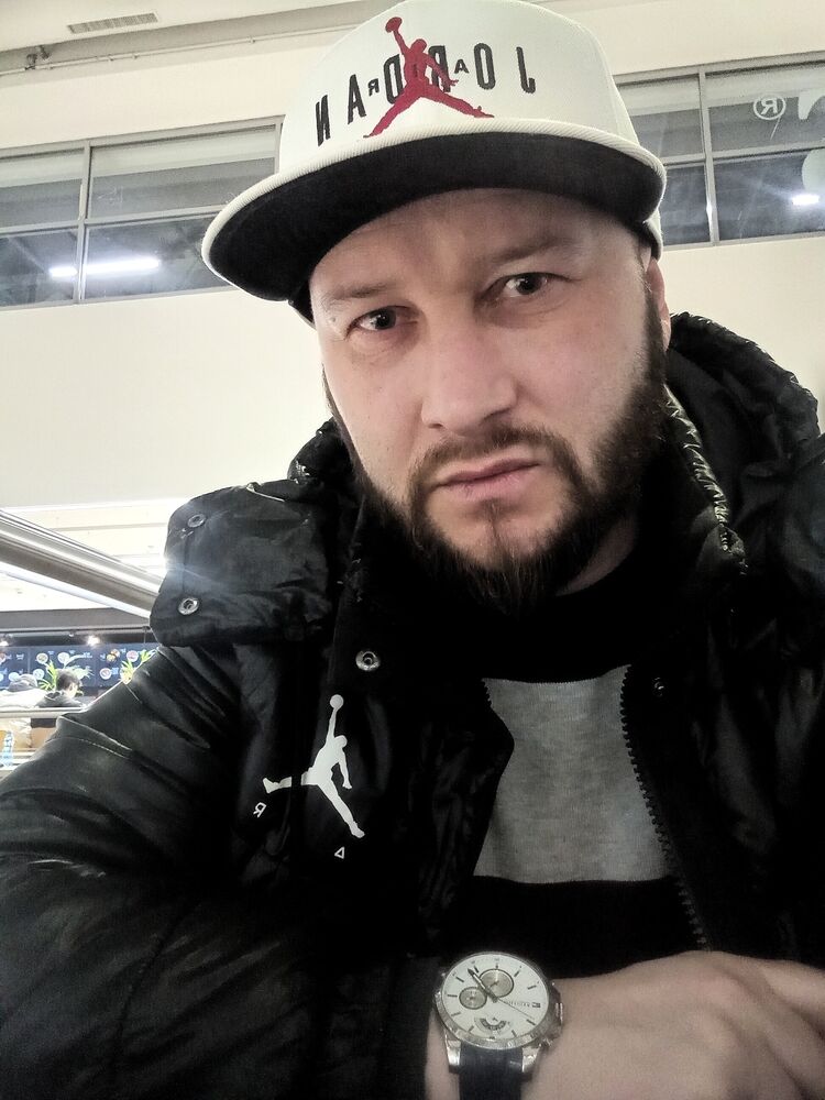  Praha,   Vitaliy, 37 ,   ,   