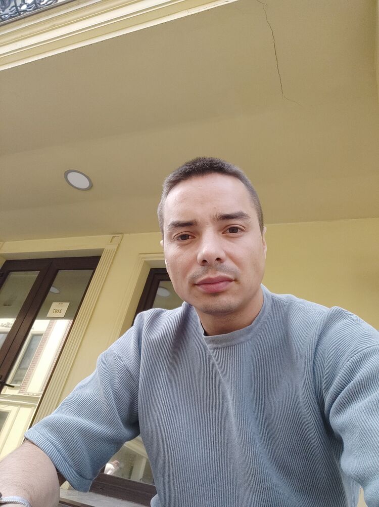  28085464  , 33 ,    
