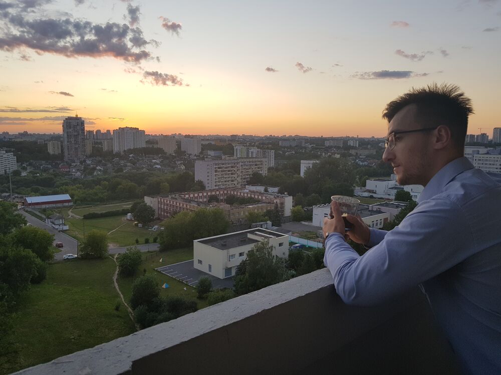  33896584  Andrew, 29 ,    