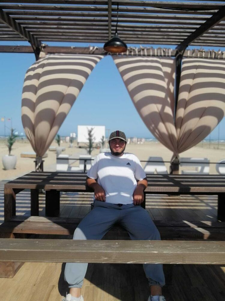 Novy,   Marat, 25 ,   ,   