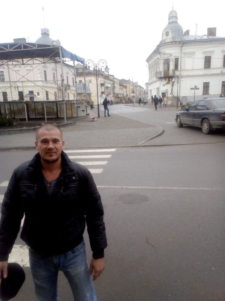 10799464  Vadim, 43 ,    