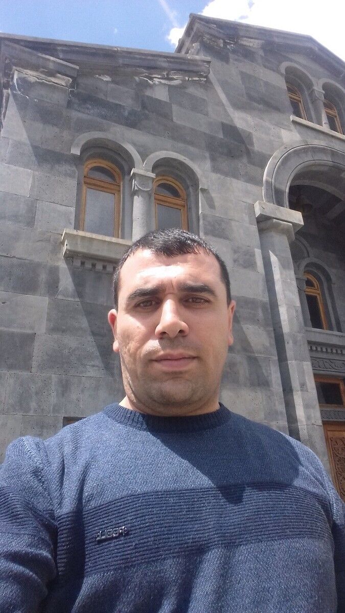  17974264  Ando, 36 ,    