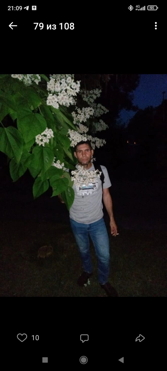  30866904  Petr, 44 ,    