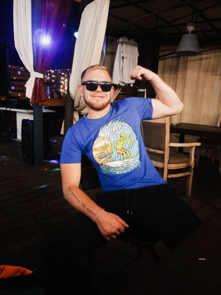  --,   Vladimir, 26 ,   ,   , c , 