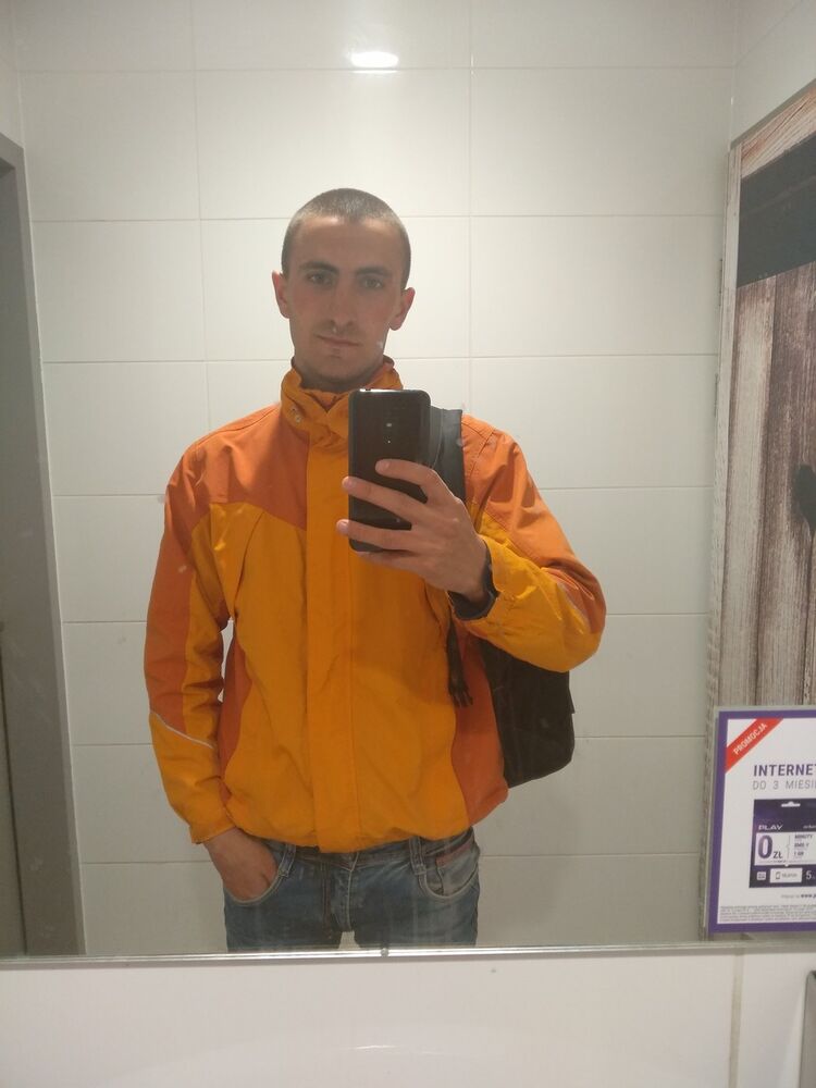  12926754  Artur, 28 ,    