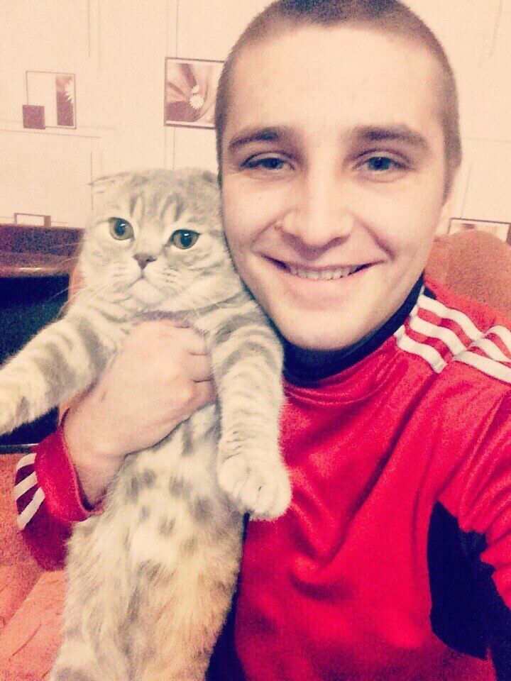  ,   Maxim, 32 ,   ,   , c , 
