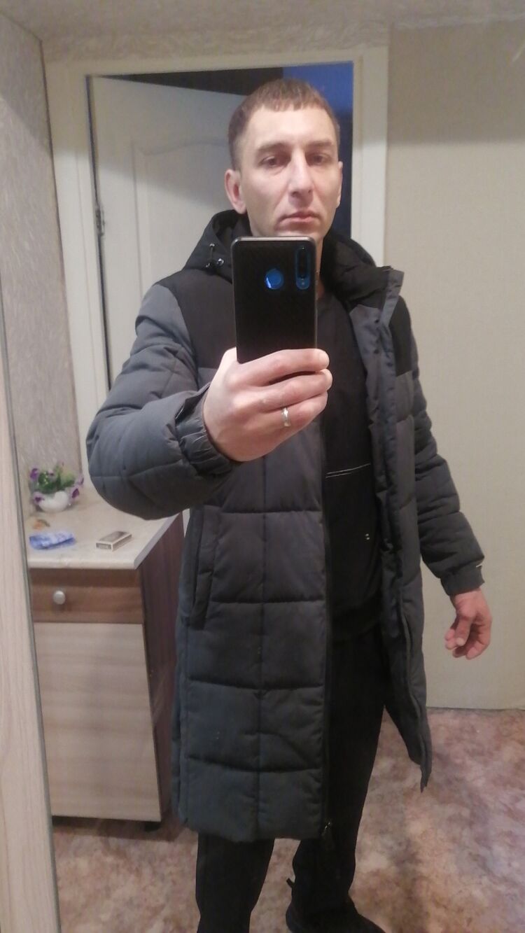  48075684  Vasily, 38 ,    