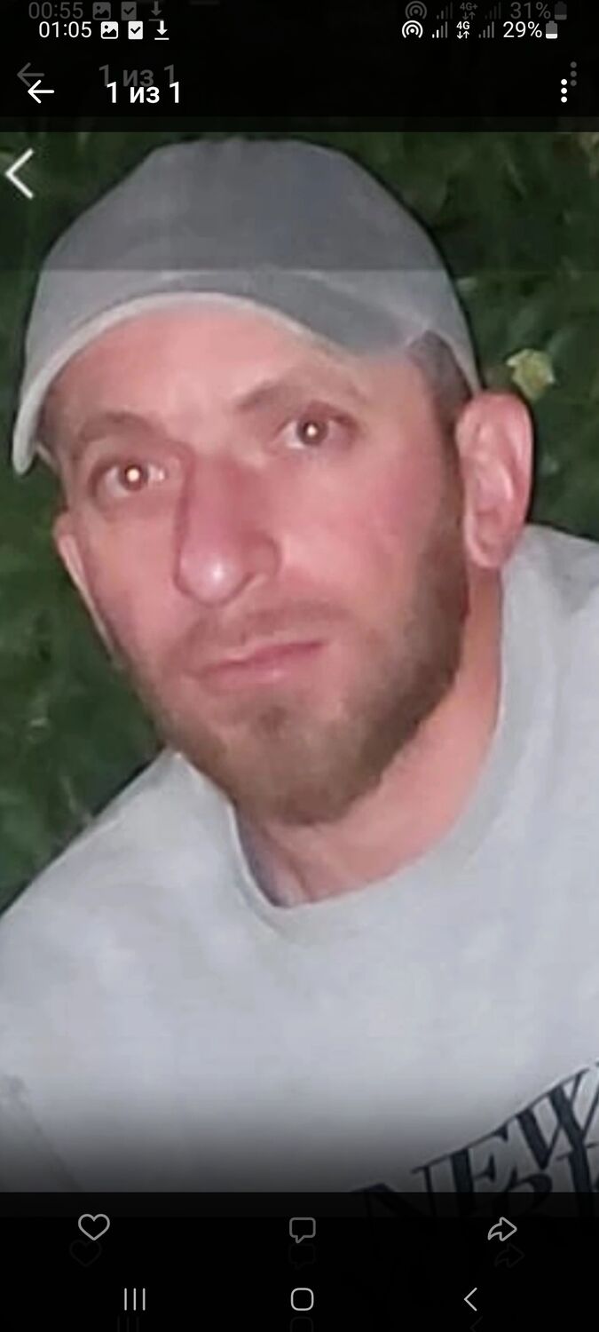  35297144  Artak, 40 ,    