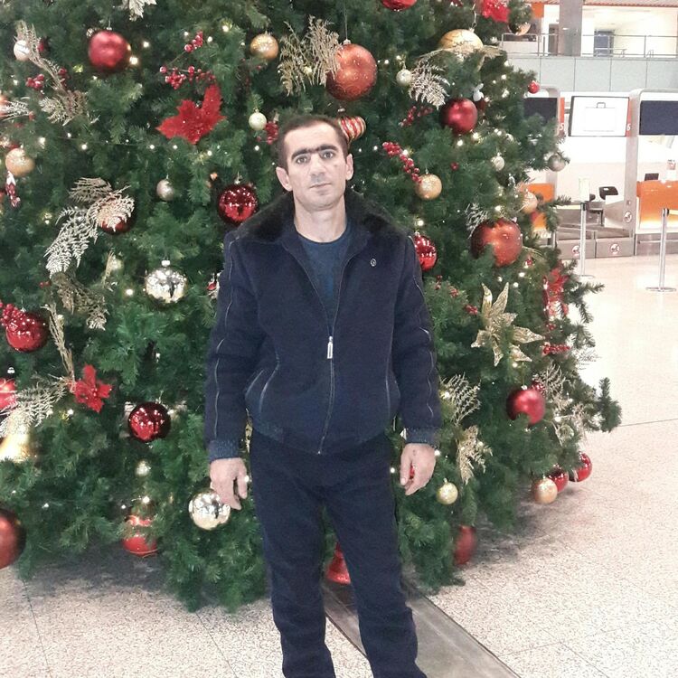  19005834  Artak, 49 ,    