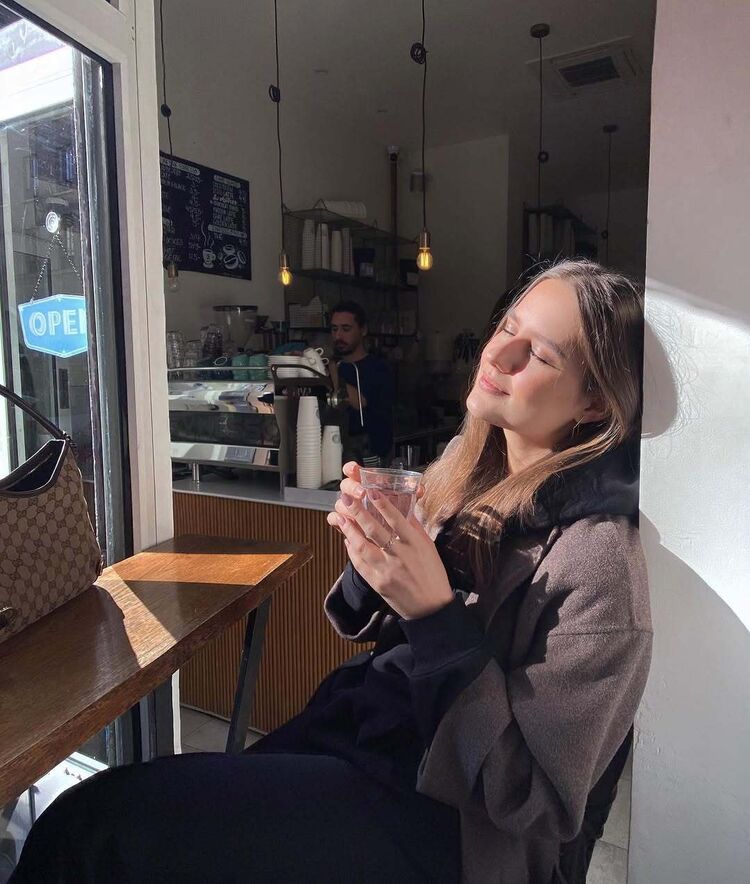  53597234  , 28 ,    -