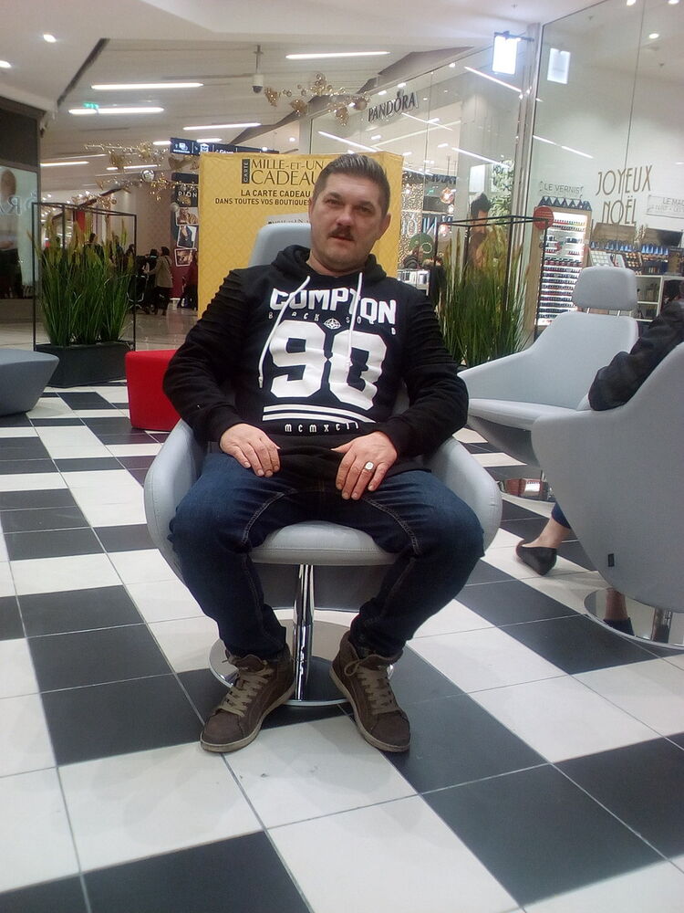  11850484  Aleksandr, 51 ,    