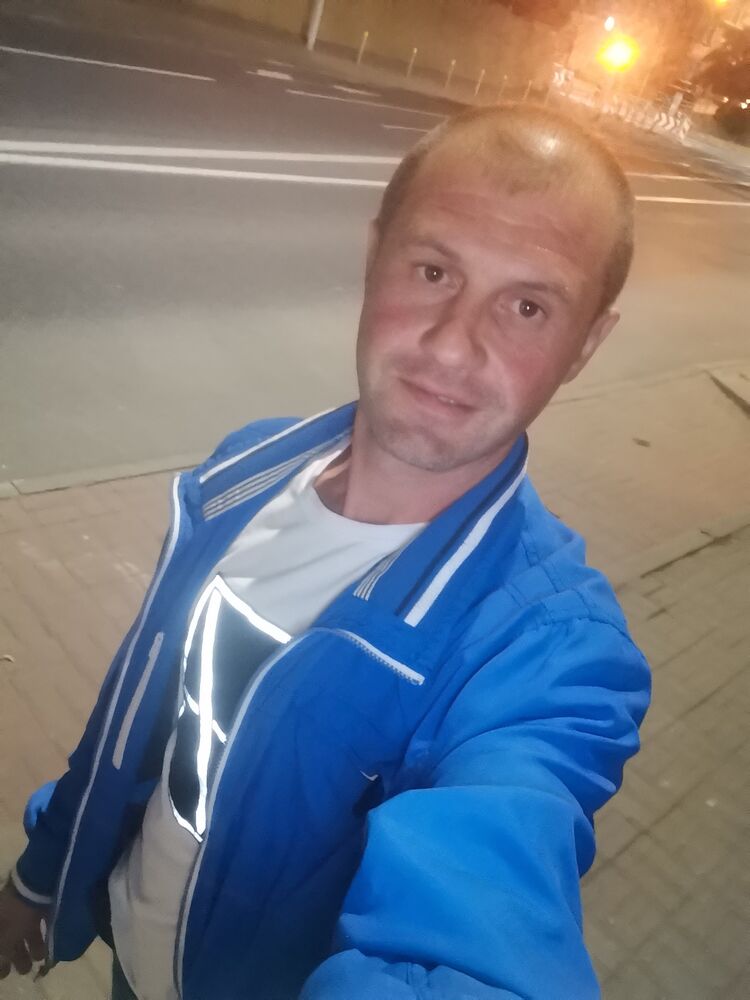  23354764  Sergej, 40 ,    