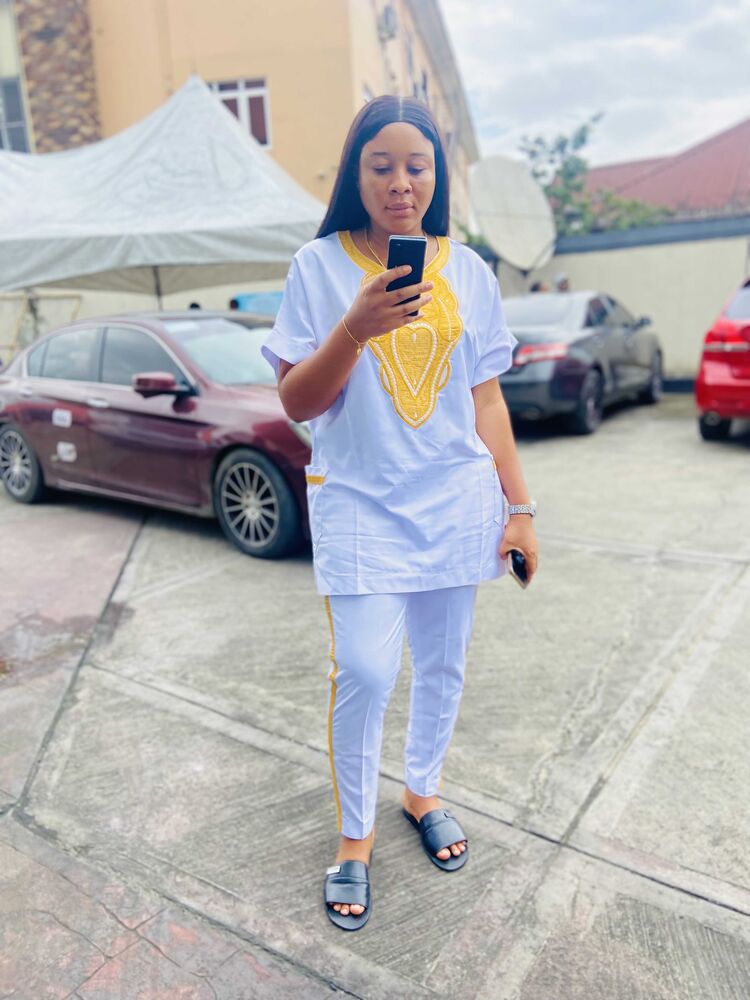  27901404  Sandy, 30 ,    Lagos