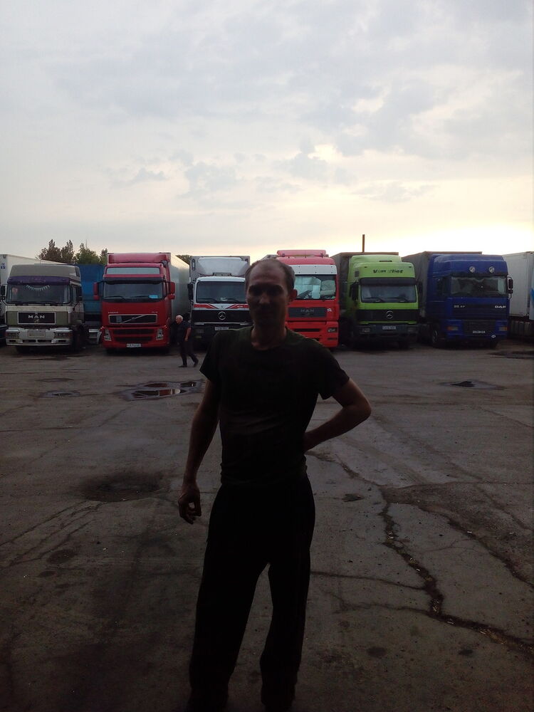  17676354  Ilya, 38 ,    