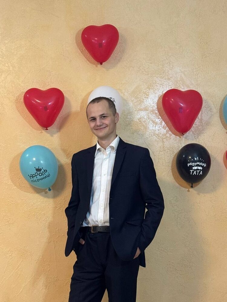  53722104  Dima, 22 ,    