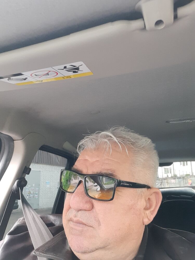  45284124  Savas, 53 ,     