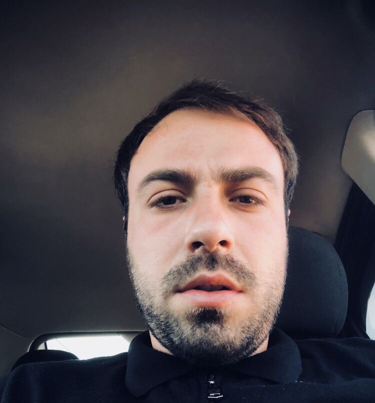  35537064  Narek, 33 ,    