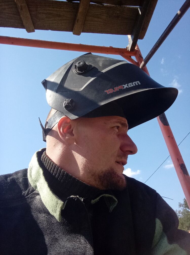  --,   Evgeni, 31 ,   ,   
