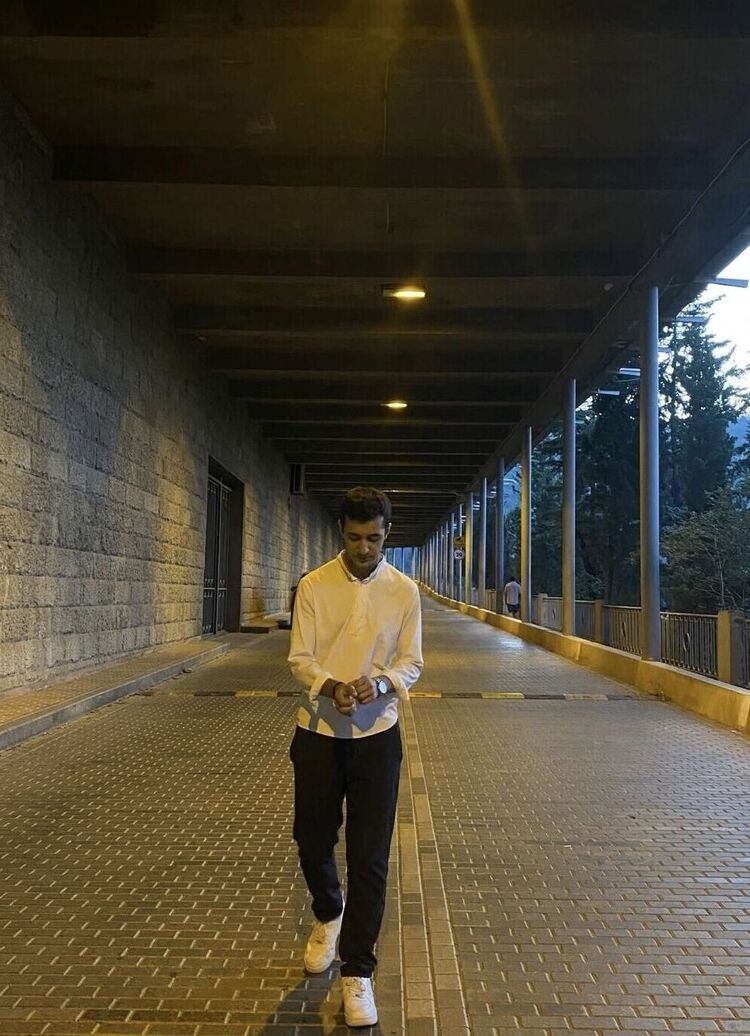  52929954  Luka, 20 ,    