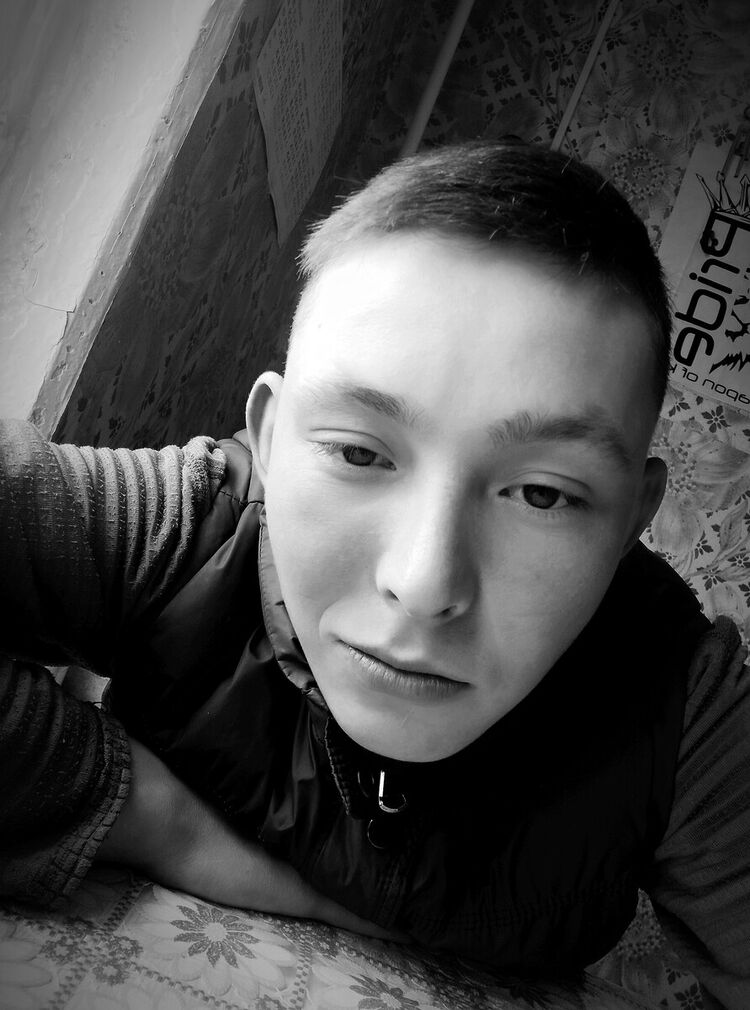  21531724  Nikita, 25 ,    