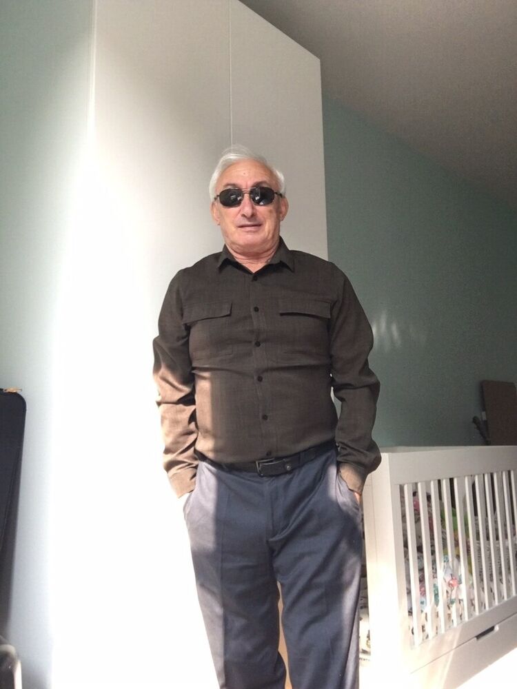  22192534  Yuriy, 70 ,    New York City