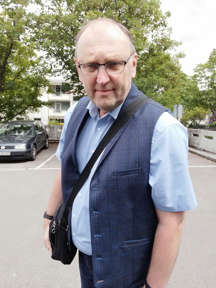  36680984  Oleg, 61 ,    Bonn