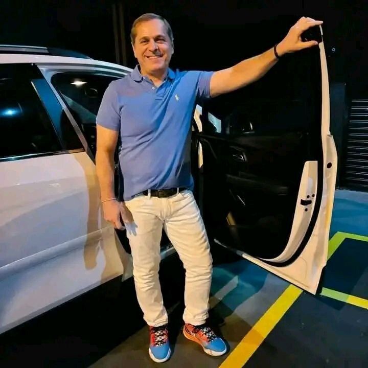 ���� 56119034 ������� Charles, 54 ����, ���� ���������� � ������