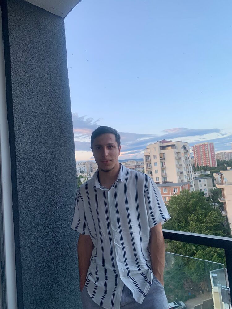  36185594  Luka, 26 ,    