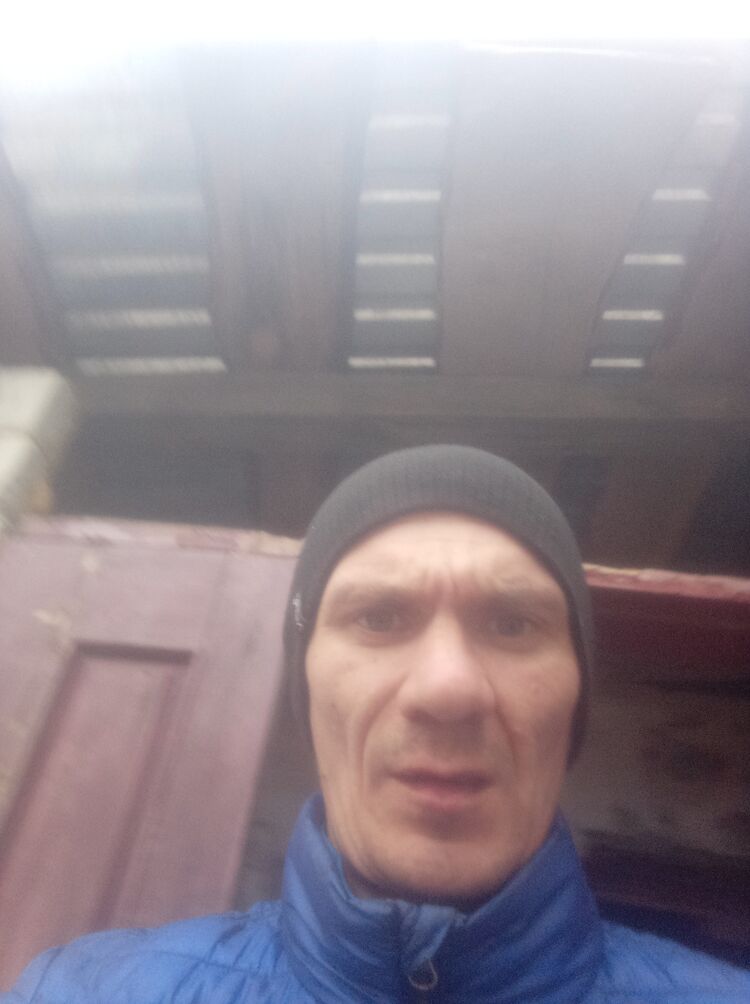  42145224  Anatolii, 42 ,    