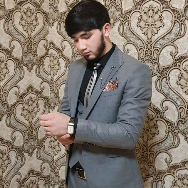  31423914  Artur, 37 ,    