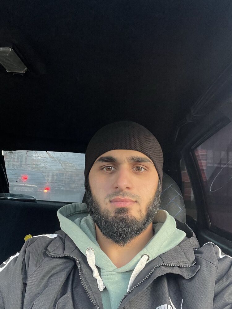  -,   Malik, 28 ,   ,   