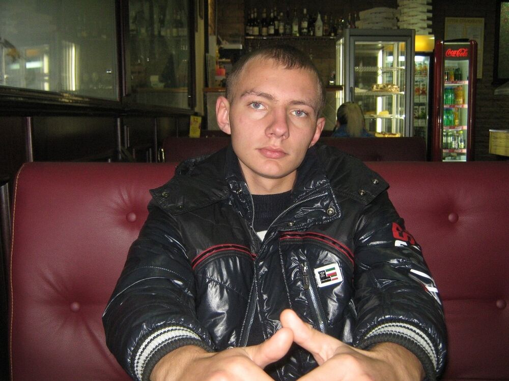  18407294  DENIS, 32 ,     