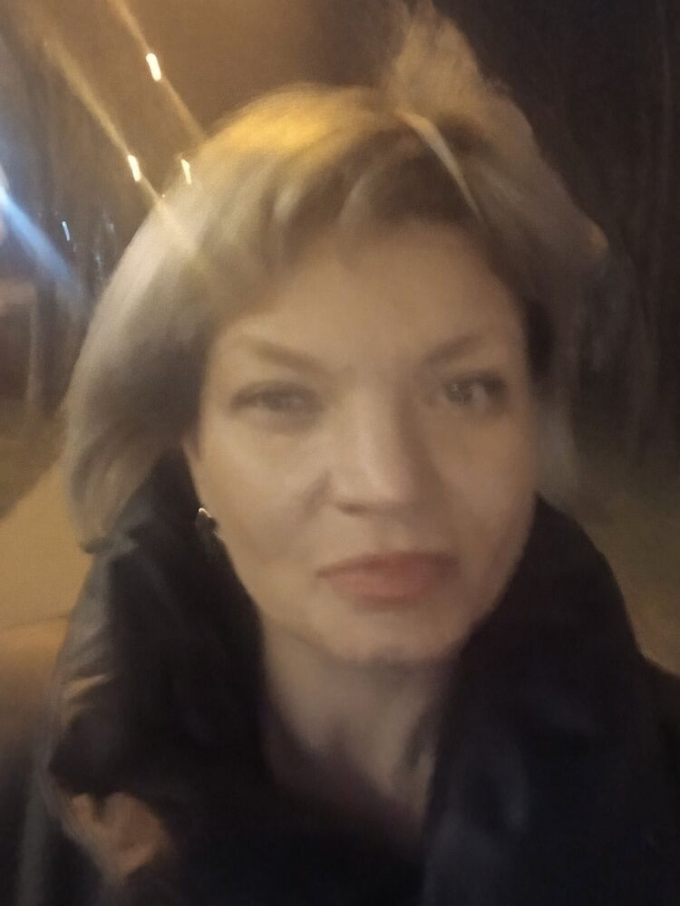  ,   Julia, 45 ,  