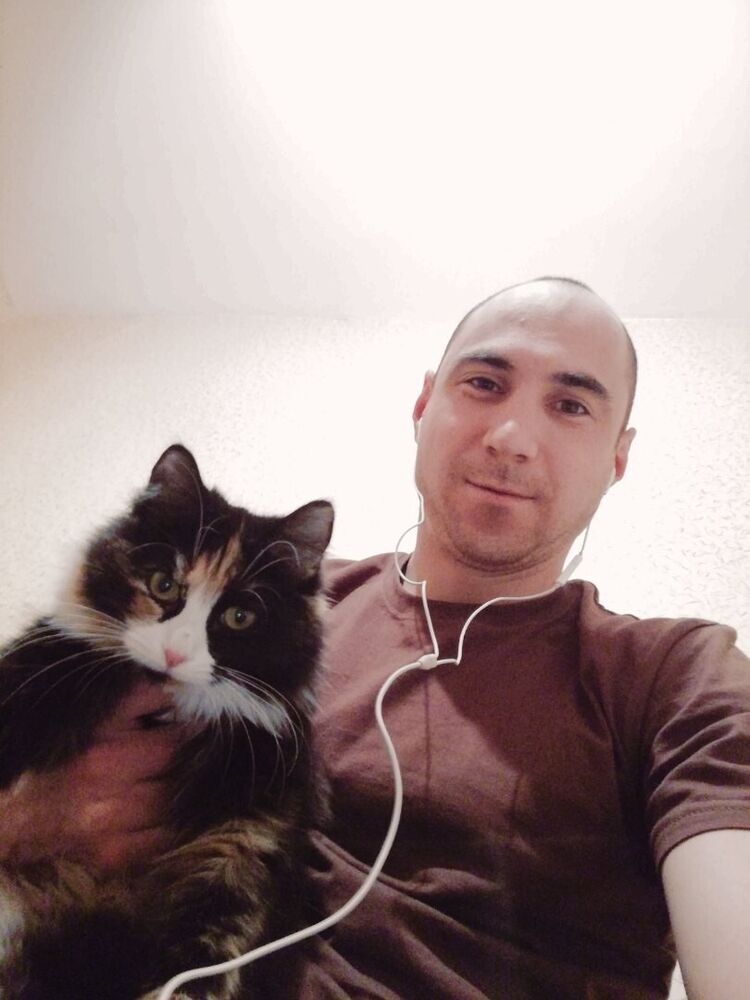  37696314  Samat, 31 ,    