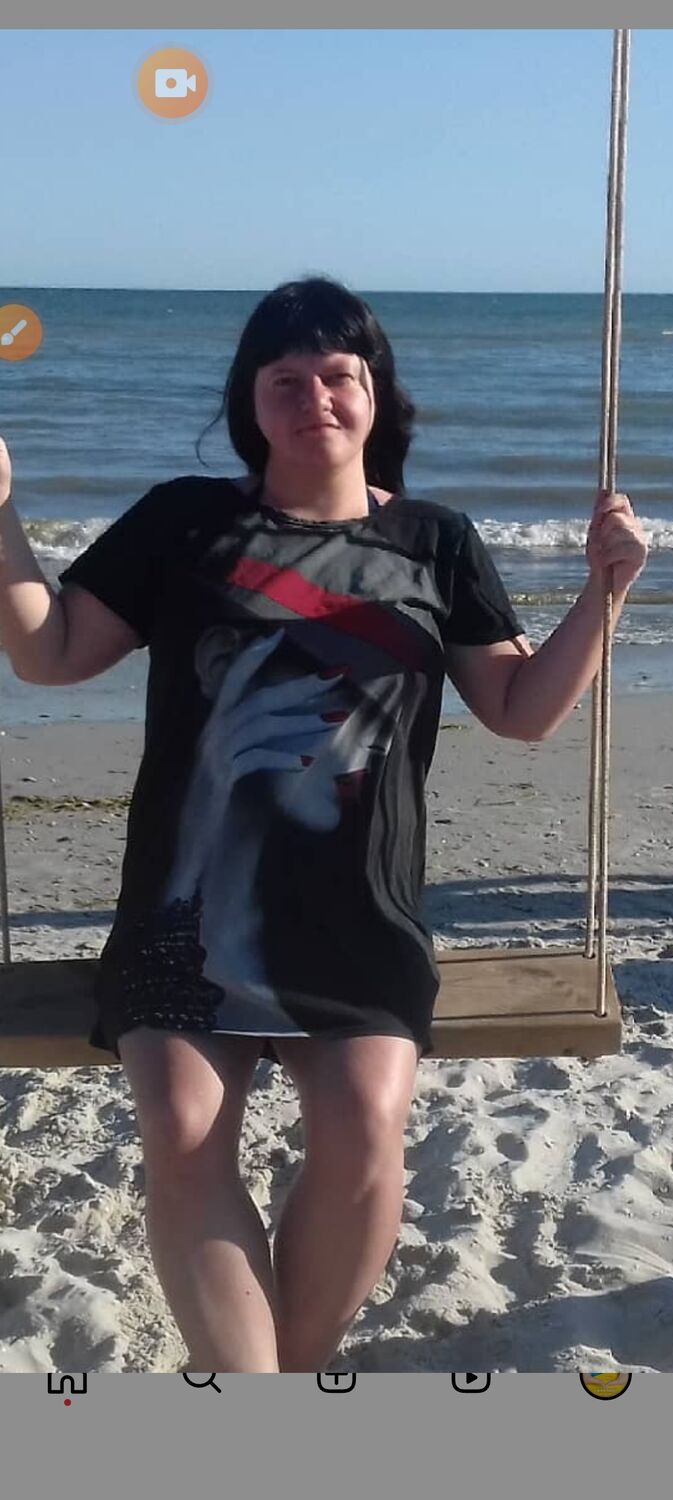  42674014  Oljana, 41 ,    