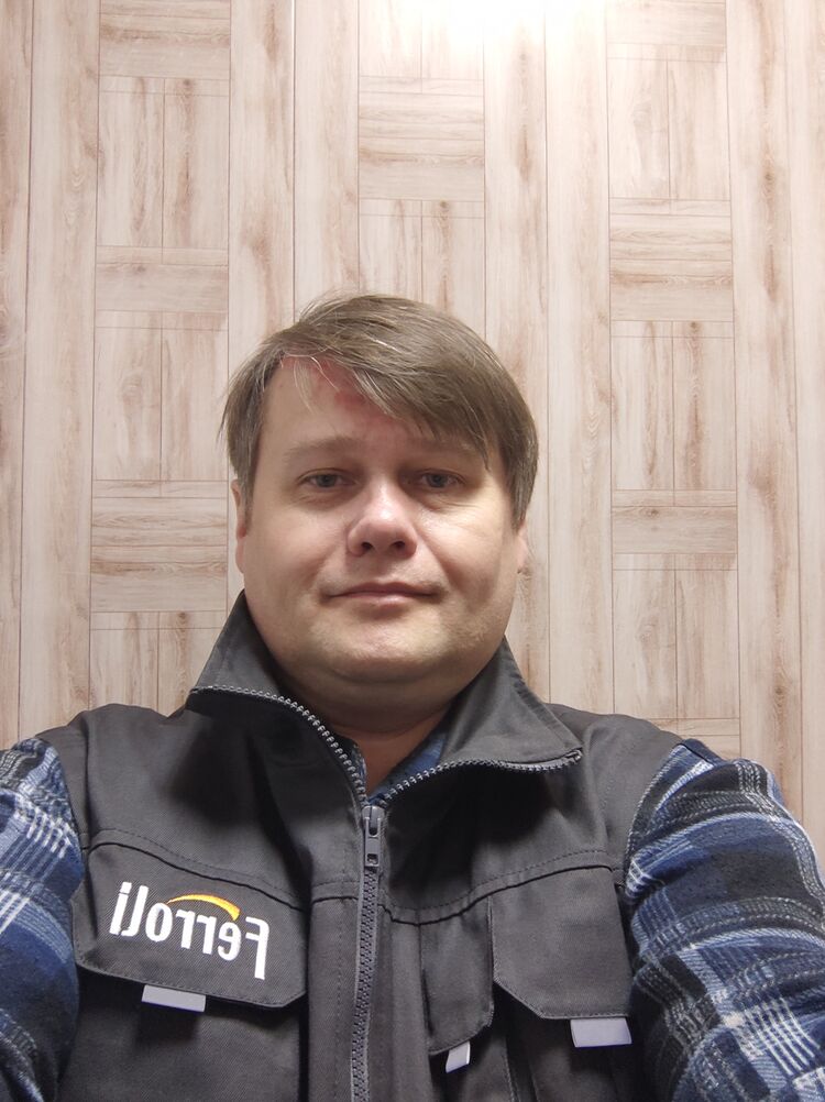  42492774  Ruslan, 49 ,    