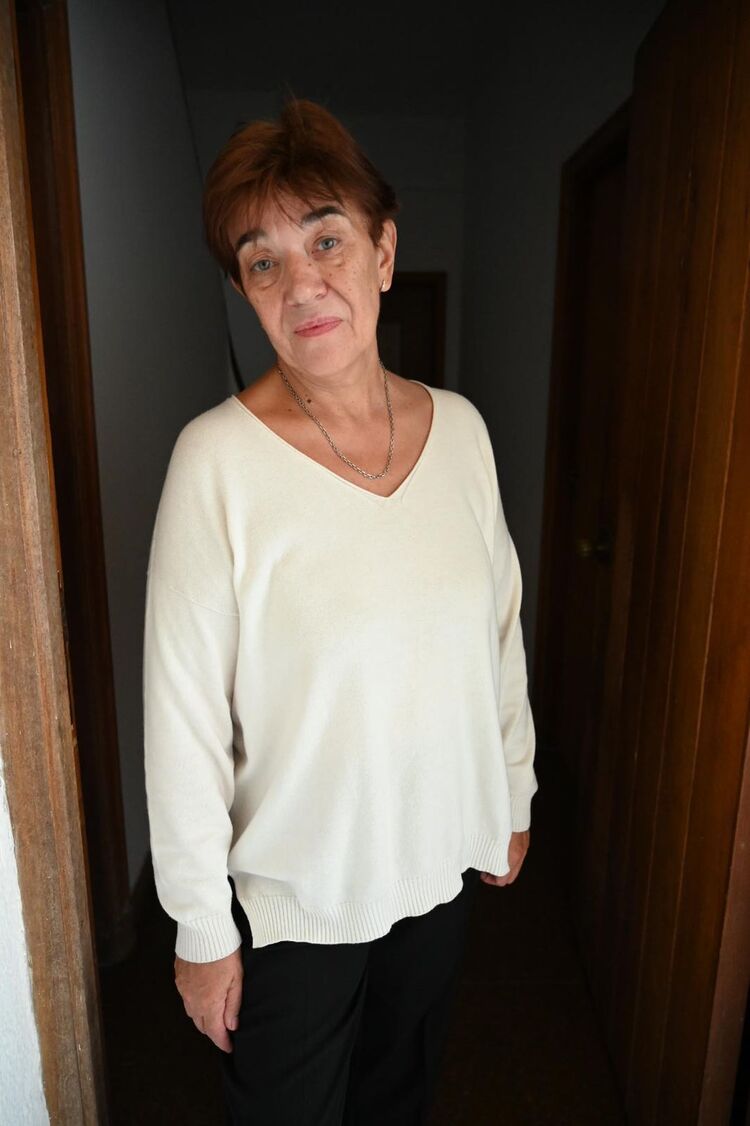  -,   Katia, 63 ,   c 