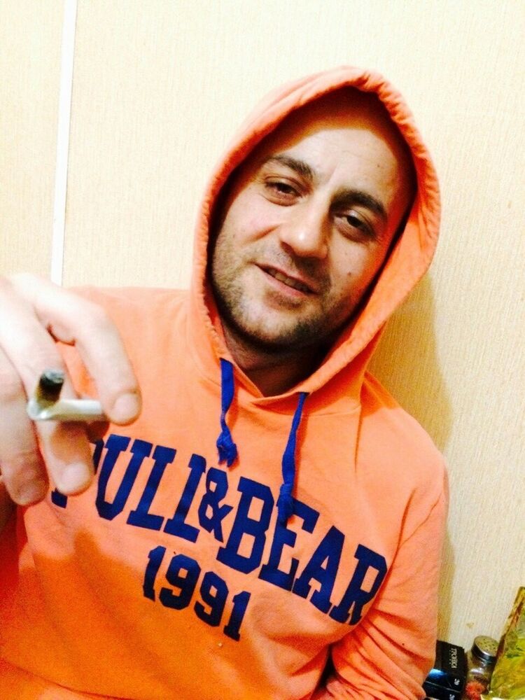  ,   Alex, 41 ,  