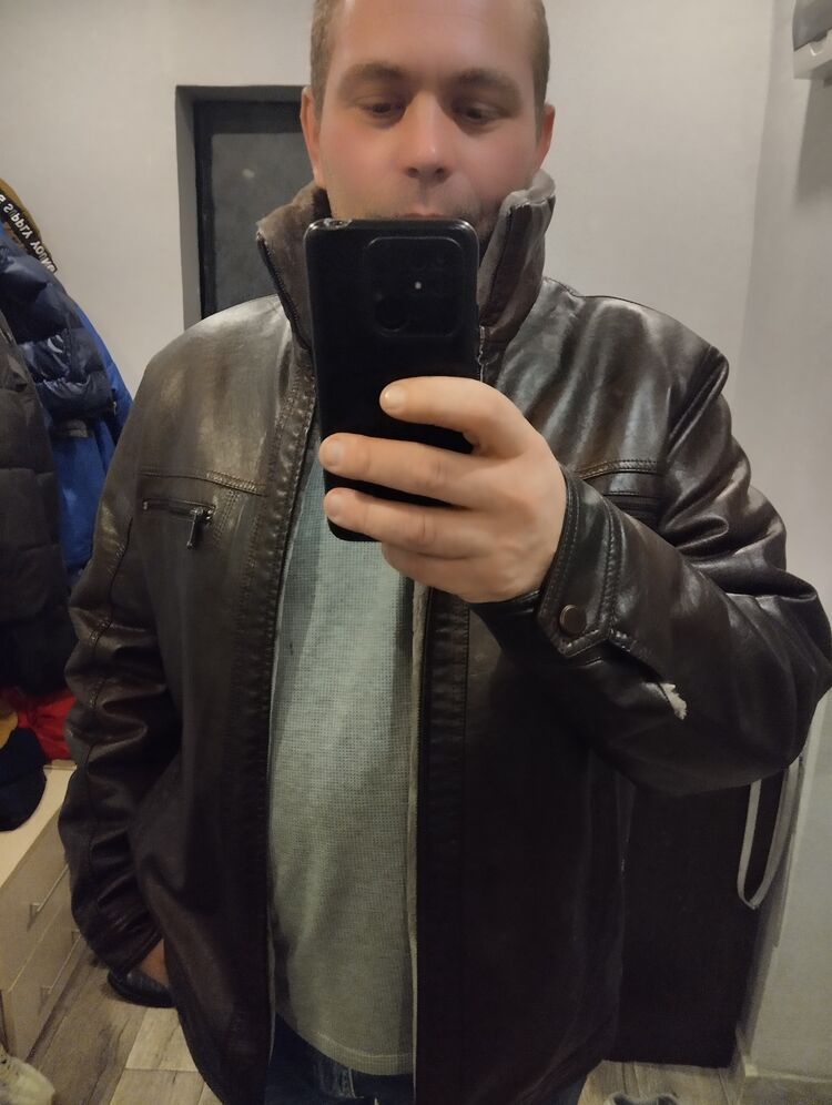  53683704  , 37 ,    