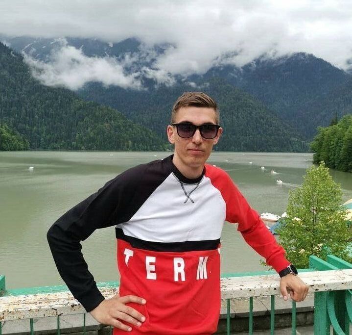  ,   Artem, 32 ,   ,   