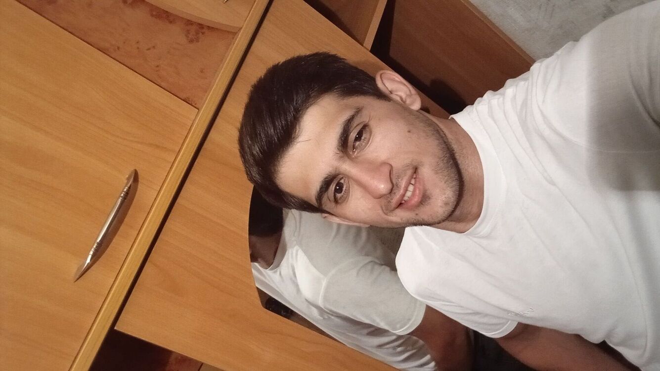  28518154  Ali, 28 ,    