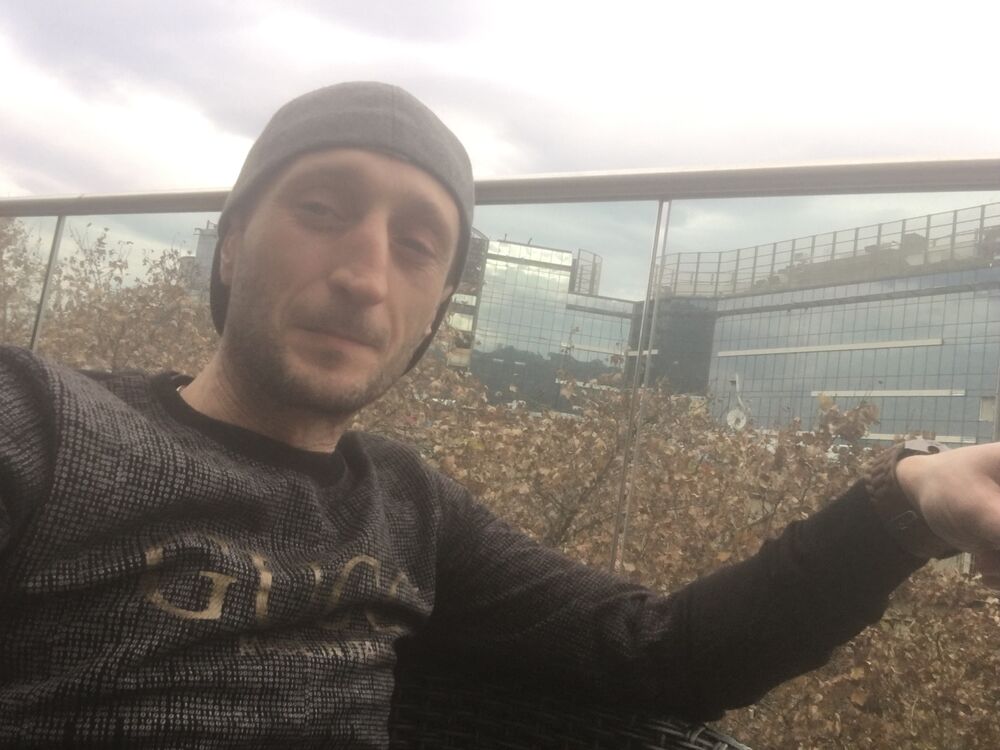  ,   Luka, 42 ,   ,   , c 