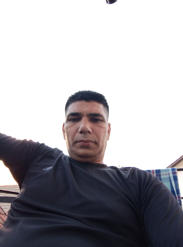  45812094  Lakhvir, 44 ,    