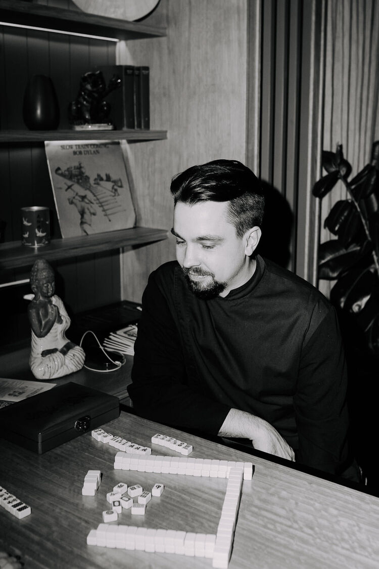  54366284  , 32 ,    -