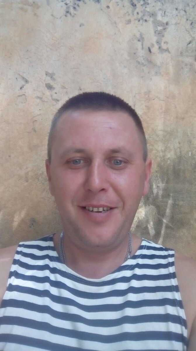  ,   Leo, 44 ,   
