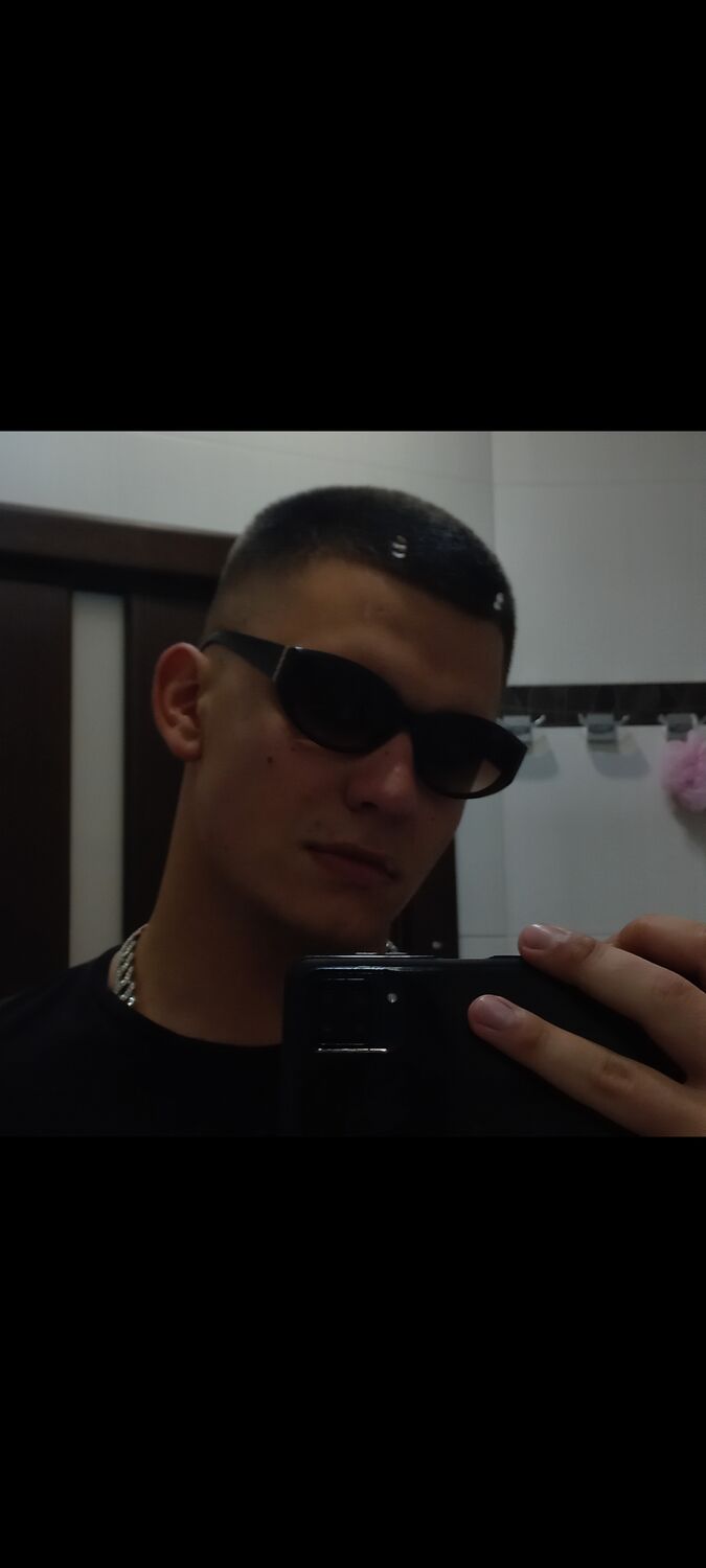  45003154  Artem, 22 ,    --