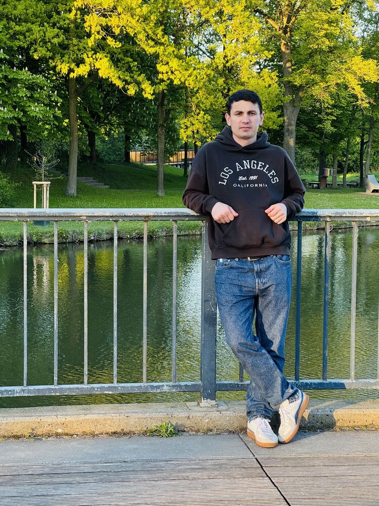  53737144  , 25 ,    Soest